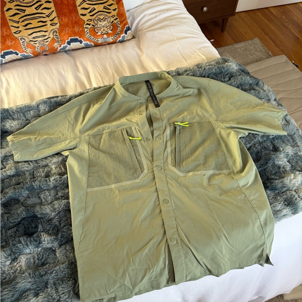 Lululemon Athletica Green Lightweight Hiking/Fishing Top *Brand New*